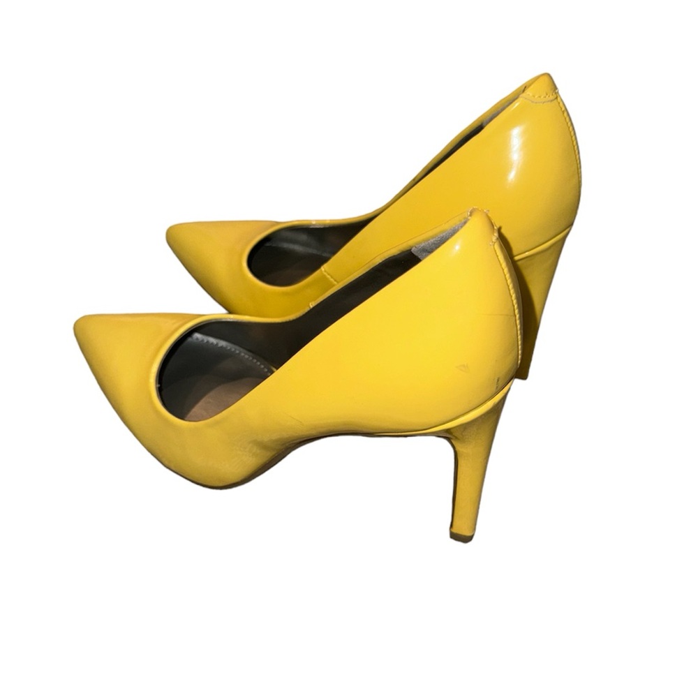 Pointed Toe Heels - image 7